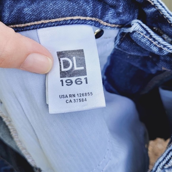 DL1961 Renee Low Rise Raw Hem Short | Southside - Picture 8 of 10